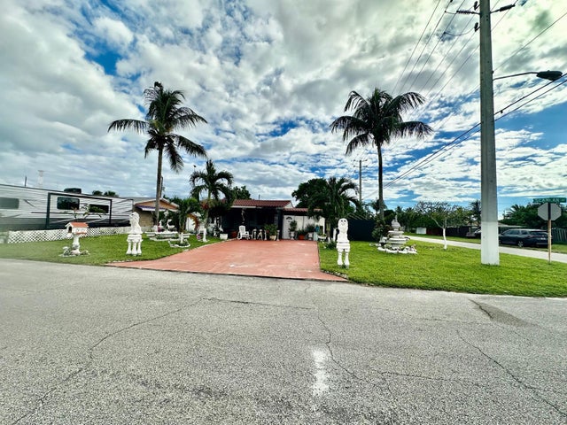 1 of 1 - 2931 Scanlan Avenue, Lake Worth, FL
