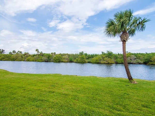 5 of 28 - 2800 Indian River Boulevard #f8, Vero Beach, FL
