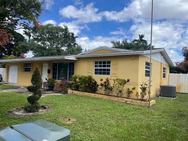 1 of 17 - 621 Sw 60th Avenue, Pembroke Pines, FL