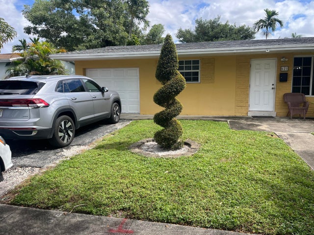 2 of 17 - 621 Sw 60th Avenue, Pembroke Pines, FL