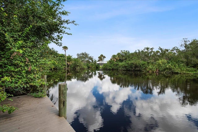2 of 32 - 535 Sw Glen Crest Way, Stuart, FL