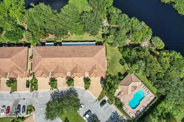 2 of 32 - 535 Sw Glen Crest Way, Stuart, FL