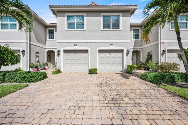 3 of 32 - 535 Sw Glen Crest Way, Stuart, FL