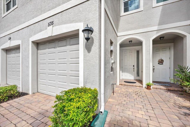 4 of 32 - 535 Sw Glen Crest Way, Stuart, FL