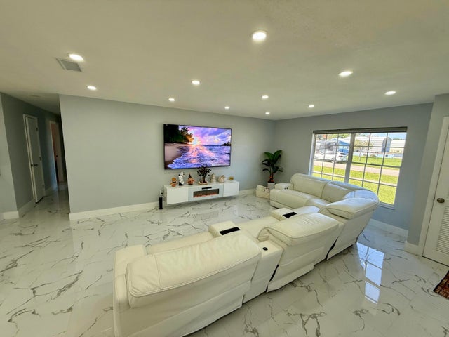 4 of 26 - 805 N Lopez Street, Clewiston, FL