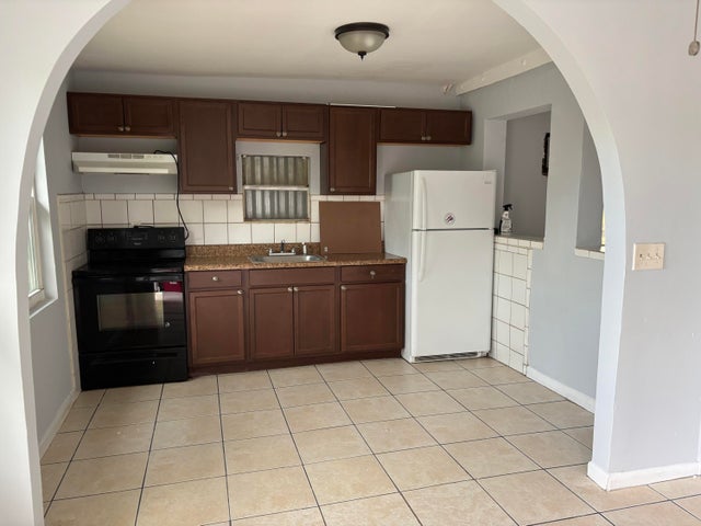 5 of 11 - 2848 Westgate Avenue, West Palm Beach, FL