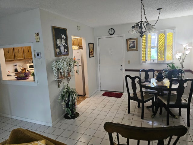 3 of 16 - 721 Lori Dr #105, Palm Springs, FL