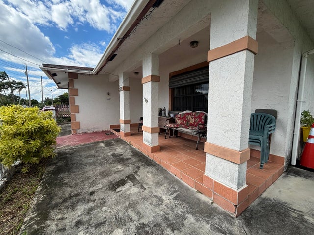 4 of 23 - 2699 Summit Boulevard, West Palm Beach, FL