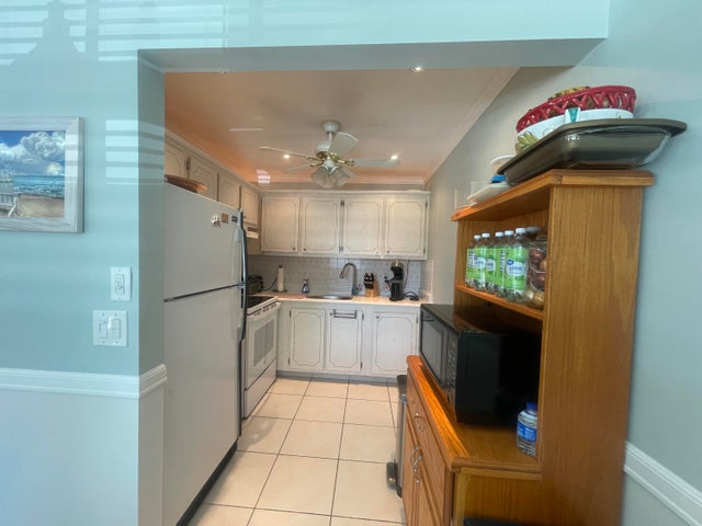 3100 Springdale Boulevard #214, Palm Springs