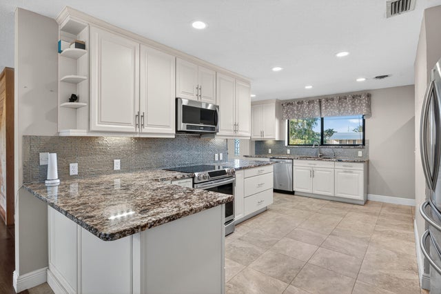 2 of 33 - 1732 Se Avenue J, Belle Glade, FL