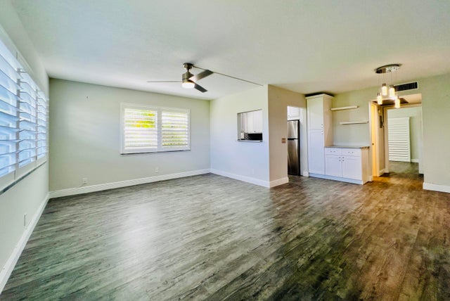 4 of 15 - 126 Sheffield F, West Palm Beach, FL