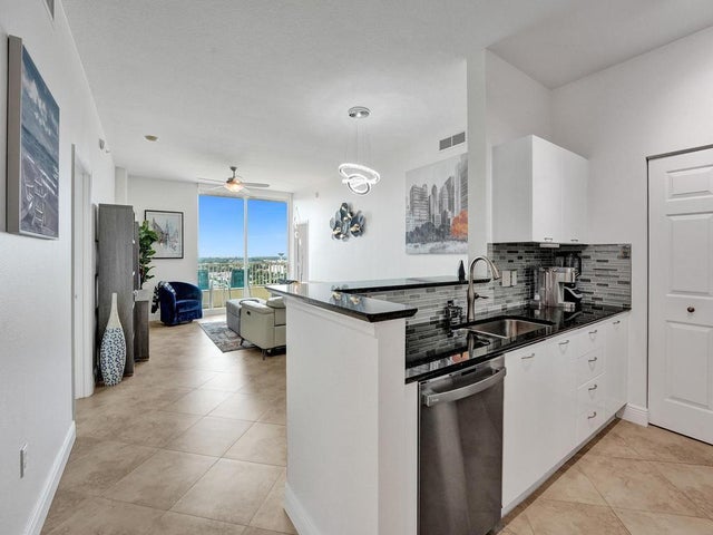 2 of 37 - 625 Casa Loma Boulevard #ph 06, Boynton Beach, FL