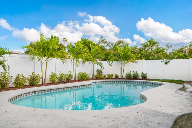 3 of 50 - 240 Nw 79th Terrace, Margate, FL