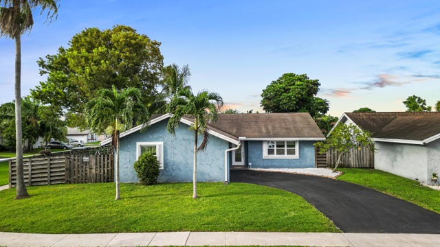 1 of 34 - 7527 Sw 7th Street, North Lauderdale, FL