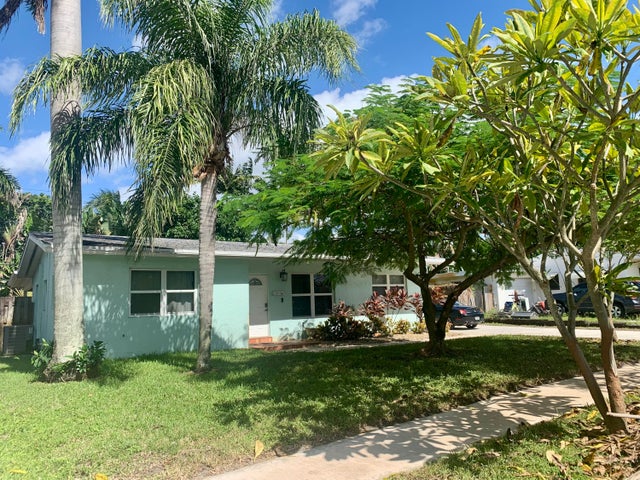 1 of 31 - 1423 Crest Drive, Lake Worth, FL
