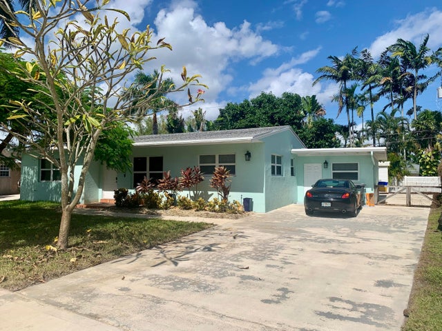 2 of 31 - 1423 Crest Drive, Lake Worth, FL