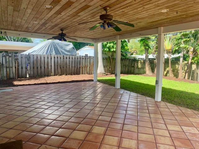 3 of 31 - 1423 Crest Drive, Lake Worth, FL