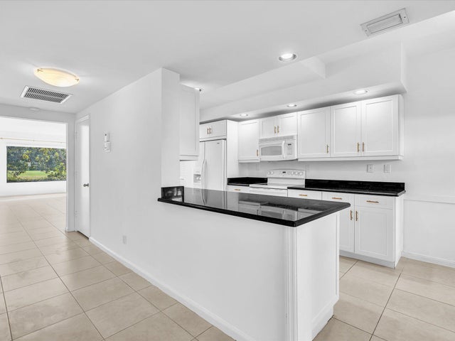 4 of 29 - 900 Greensward Lane #103-g, Delray Beach, FL