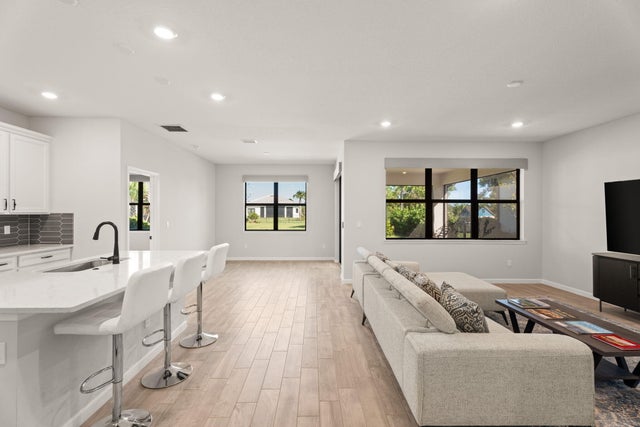 Photo of Listing #RX-11133732