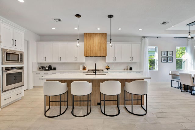 3 of 42 - 9264 Crestview Circle, Palm Beach Gardens, FL