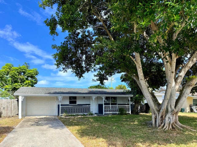 1455 Ne Silver Maple Way, Jensen Beach