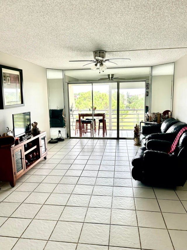 5 of 21 - 3810 E Via Poinciana #605, Lake Worth, FL