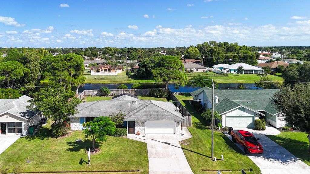 2433 Se Hallahan Street, Port Saint Lucie