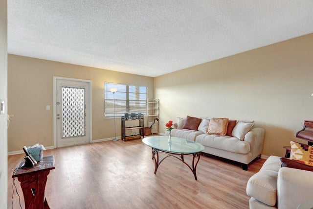3 of 37 - 4026 Swansea B, Deerfield Beach, FL