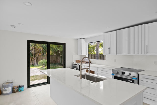 3 of 18 - 830 Franklin Road, West Palm Beach, FL