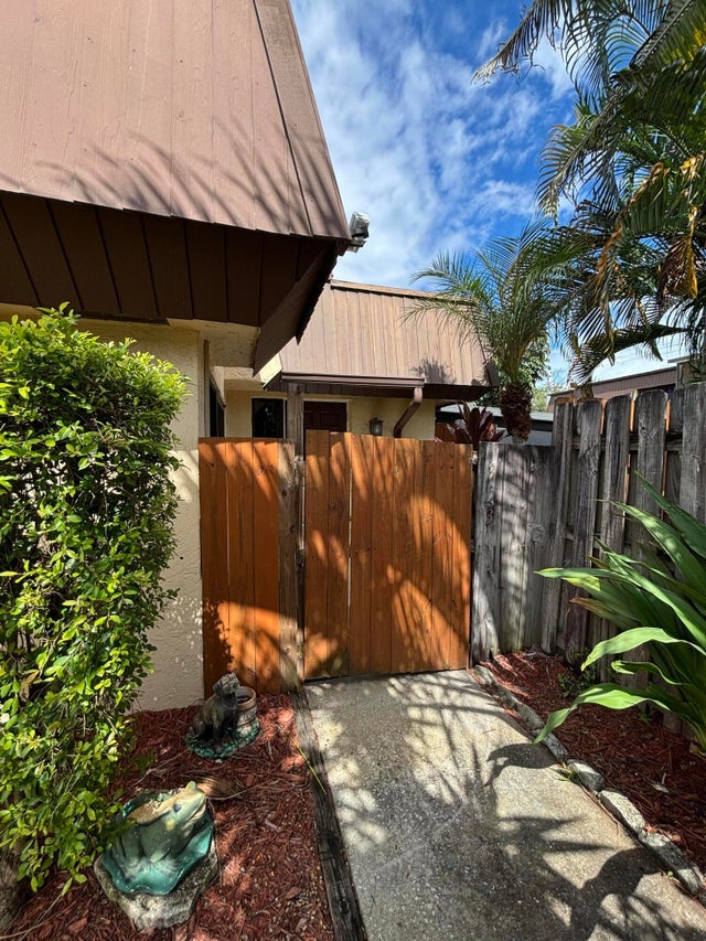 1 of 4 - 3536 Gardens Drive E #b, Palm Beach Gardens, FL