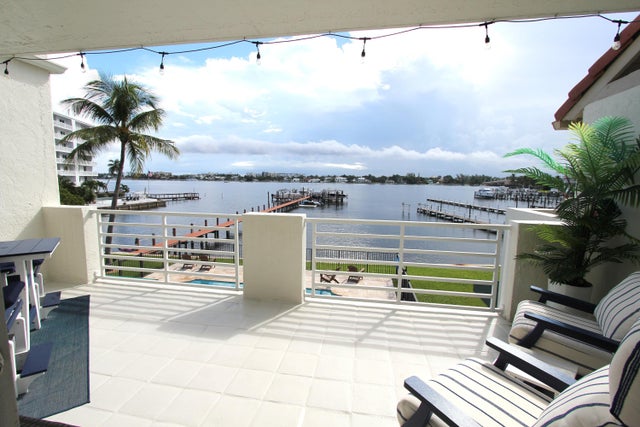 2 of 30 - 330 N Lake Drive, Lantana, FL