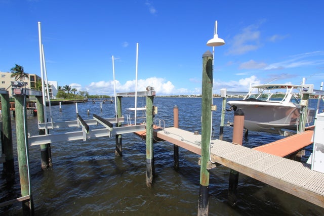 3 of 30 - 330 N Lake Drive, Lantana, FL