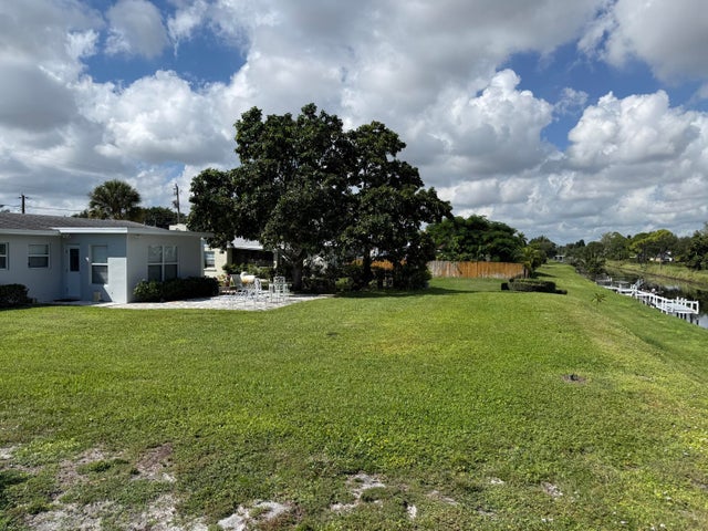 4 of 12 - 2623 Northside Drive, Lake Worth, FL