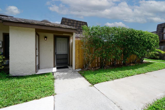 4 of 29 - 4107 Palm Bay Circle #d, West Palm Beach, FL