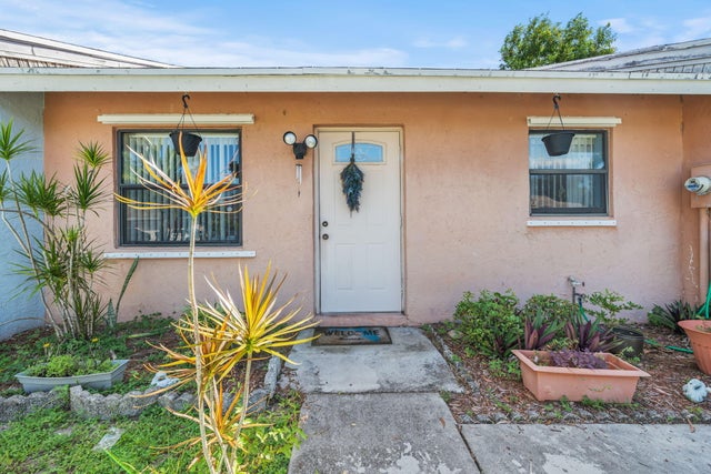 2 of 21 - 5706 Barnstead Circle, Lake Worth, FL
