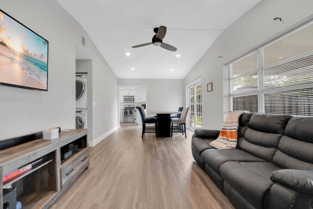 4 of 28 - 1841 Nw 26th Avenue, Fort Lauderdale, FL