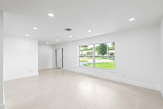 5 of 49 - 137 Alcazar Street, Royal Palm Beach, FL