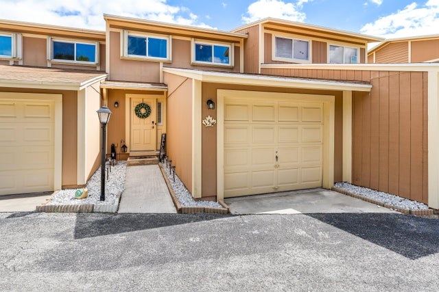 2 of 42 - 154 Maplecrest Circle, Jupiter, FL