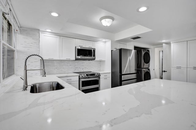 5 of 25 - 2401 Amherst Court, Boynton Beach, FL
