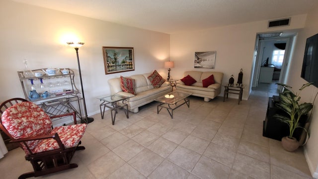 2 of 49 - 232 Canterbury J, West Palm Beach, FL