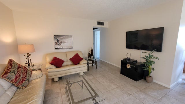 3 of 49 - 232 Canterbury J, West Palm Beach, FL