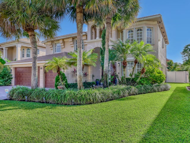 2227 Ridgewood Circle, Royal Palm Beach