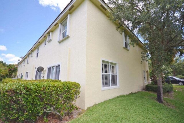 3 of 24 - 13400 Georgian Court, Wellington, FL