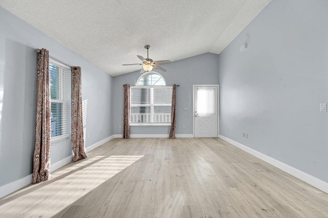 4 of 38 - 671 Nw San Remo Circle, Port Saint Lucie, FL