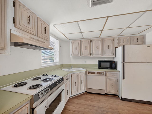 4 of 23 - 18081 Se Country Club Drive #17-170, Jupiter, FL