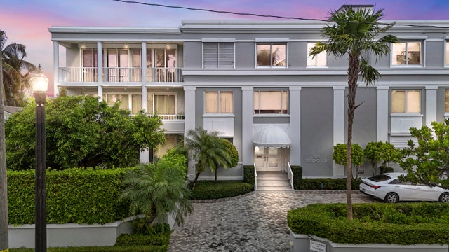 145 Peruvian Avenue #301, Palm Beach
