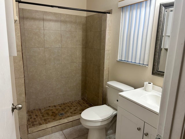 5 of 19 - 23 Crossings Circle #e, Boynton Beach, FL