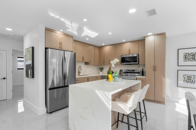 4 of 40 - 1659 Se 8th Avenue, Deerfield Beach, FL