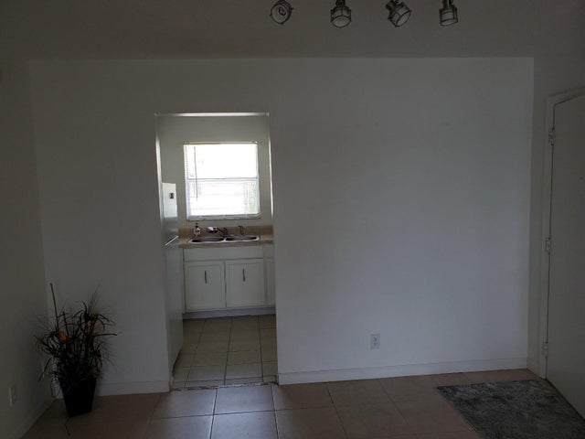 5 of 14 - 235 Lake Dora Drive #235, West Palm Beach, FL