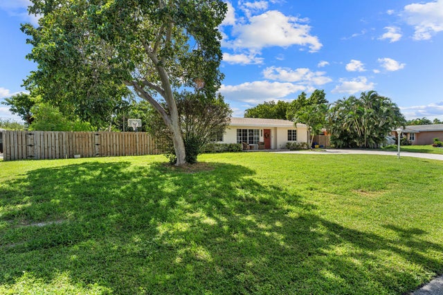 4 of 58 - 1802 Antigua Road, Lake Clarke Shores, FL